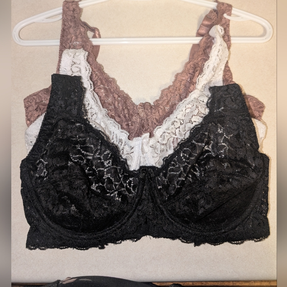 2 For $30 Deal! Lace Underwire Bra Set 38DD